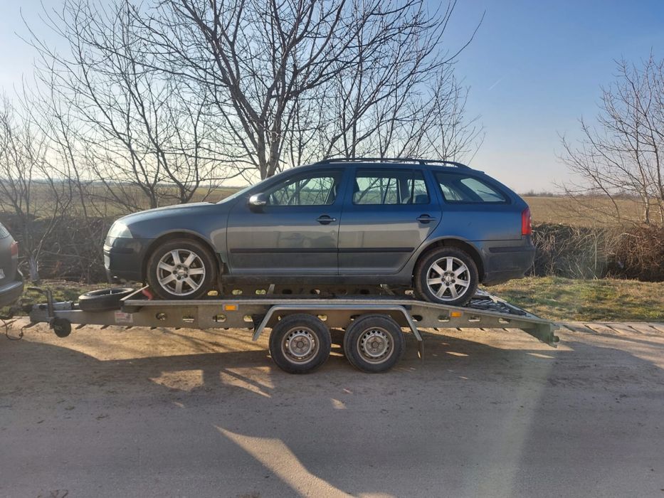 Dezmembrez / Dezmembrari Skoda Octavia II