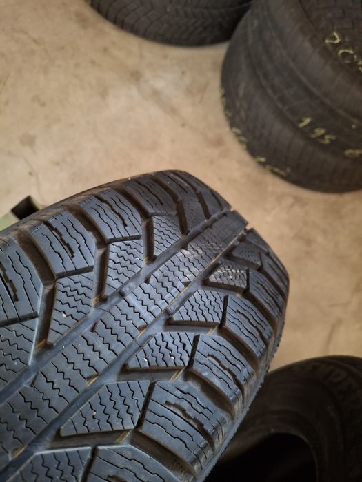 2 Anvelopele m+S 185 70 r14 Semperit