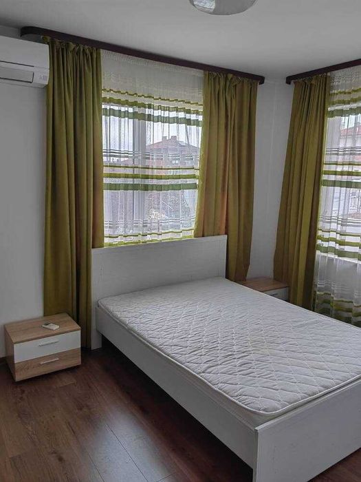 Дава се под наем Тристаен апартамент в Пловдив, Прослав - 120 кв.м за 600 € - Снимка #1