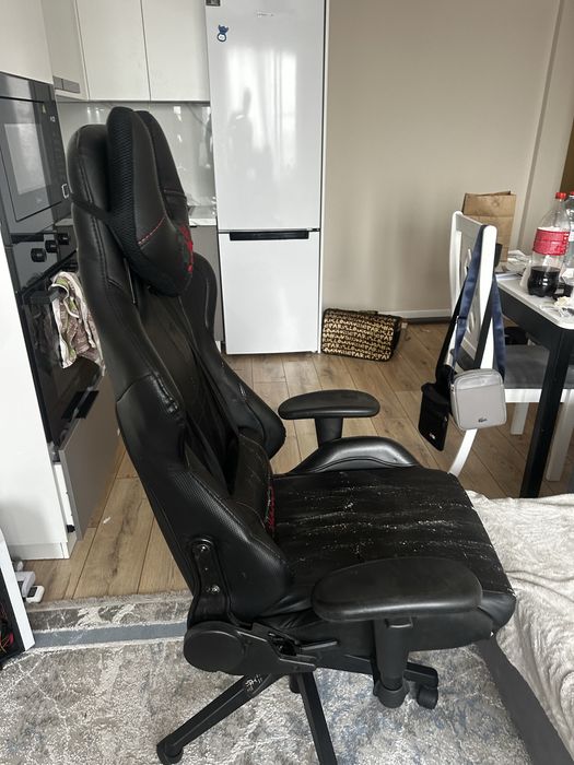 Кресло игровое A4Tech Bloody GC-500 черный эко. кожа