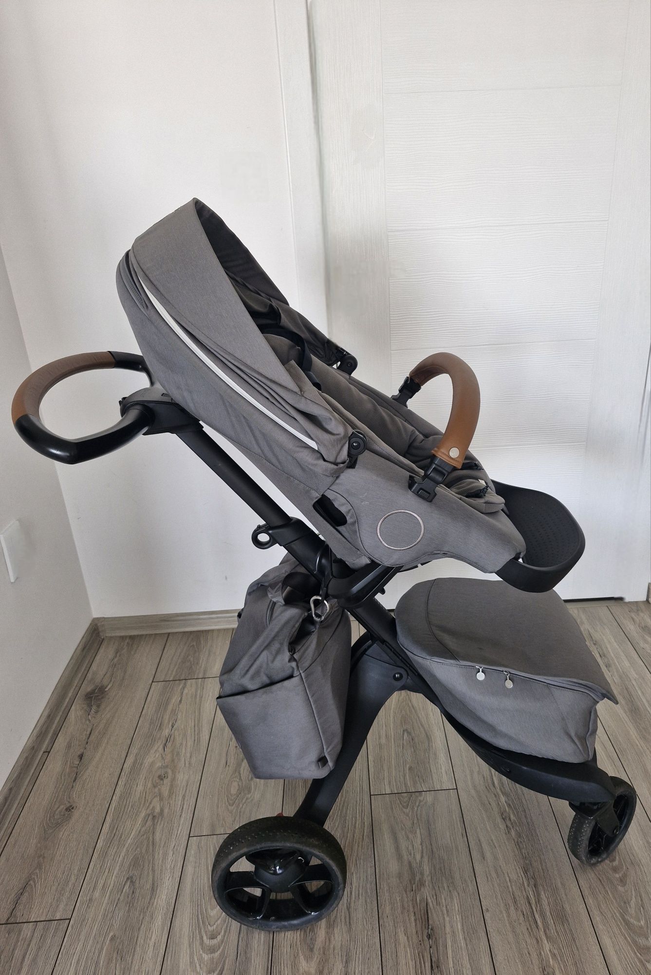 Бебешка количка "STOKKE XPLORY X" и всички допълнителни аксесоари!