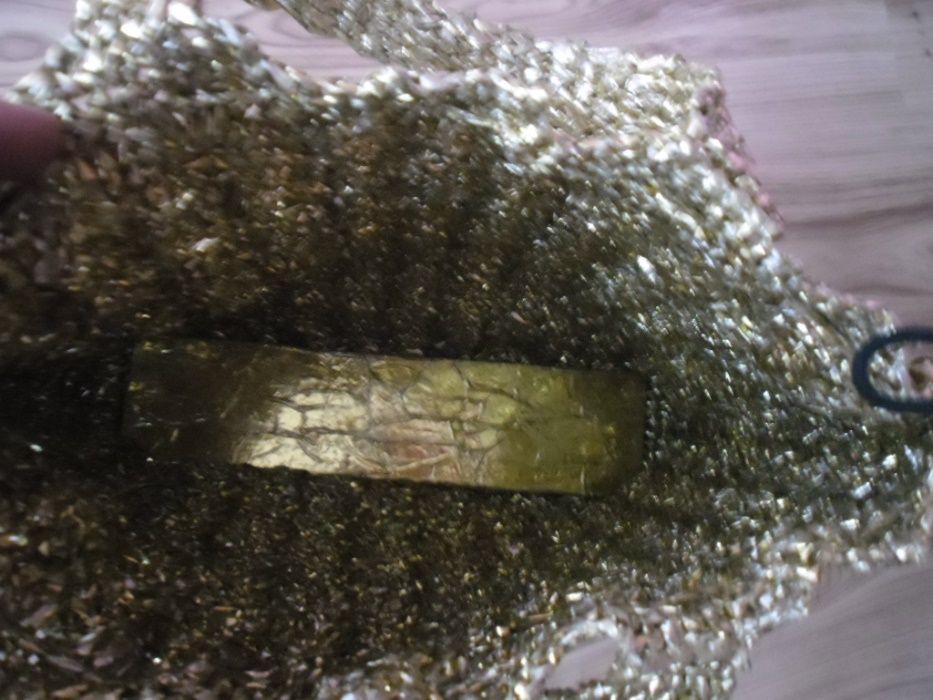 плетена златиста чанта торба