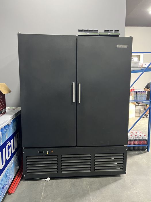 Холодильники и стелажи