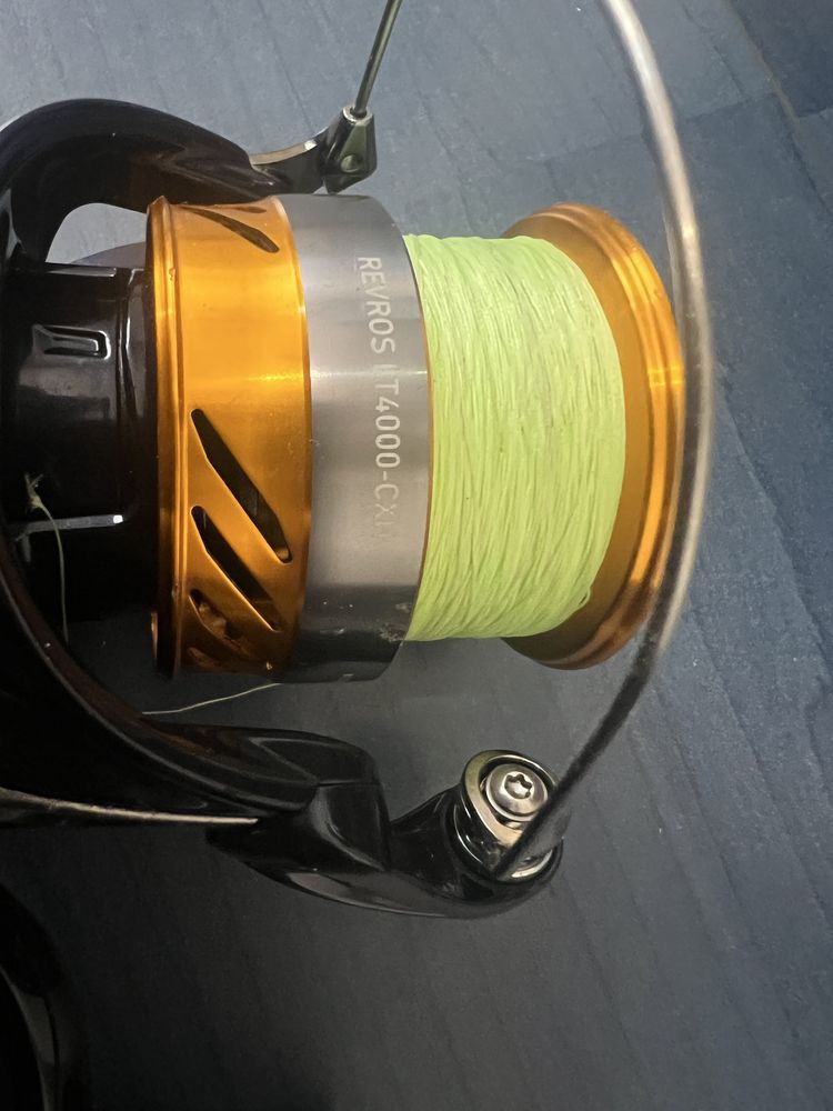 Комплект въдица shimano и макара daiwa