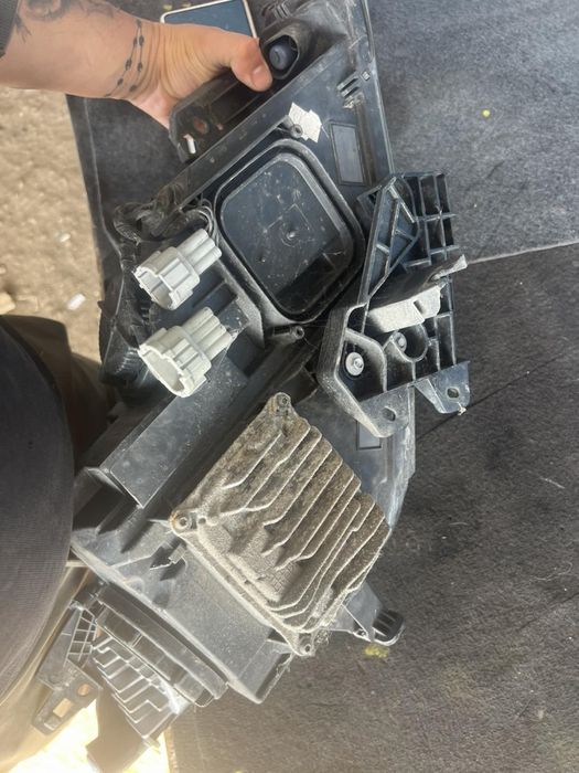 Оригинални фар,фарове за Инфинити Кю30 Infiniti Q30