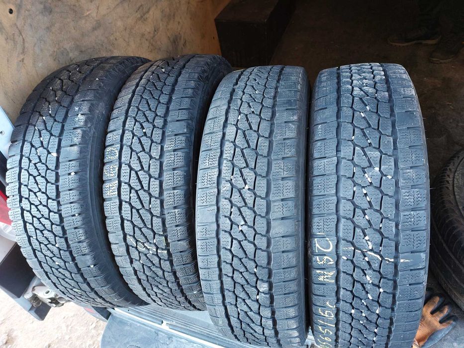 4бр.зимни FIRESTONE 205/65/16C 107T DOT 4219