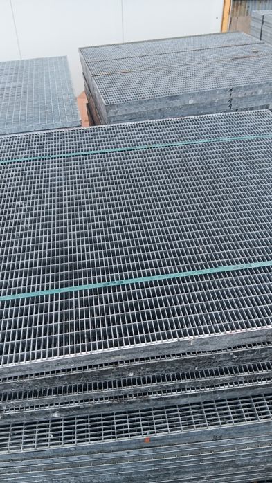 Grătare zincată orice dimensiune dorește clientul avem pe stoc