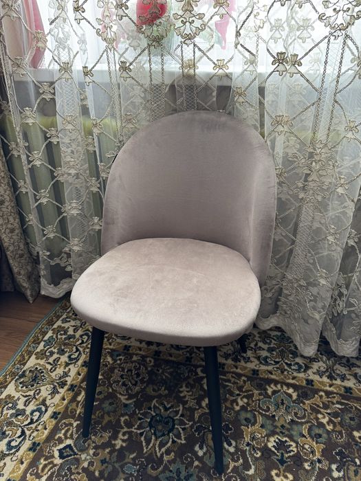 Мягкий стул 4 штуки