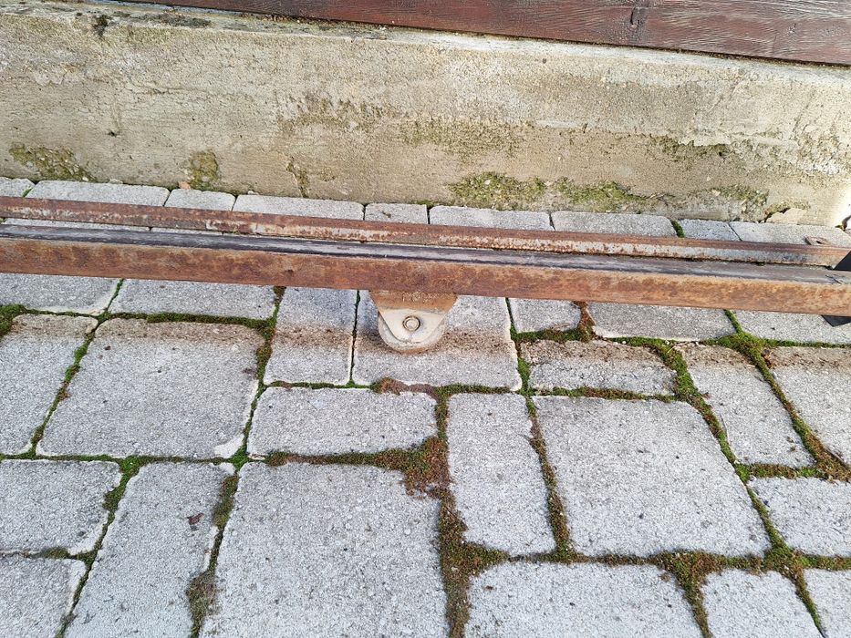 Vând cadru metalic poarta culisanta si poartă pietonala