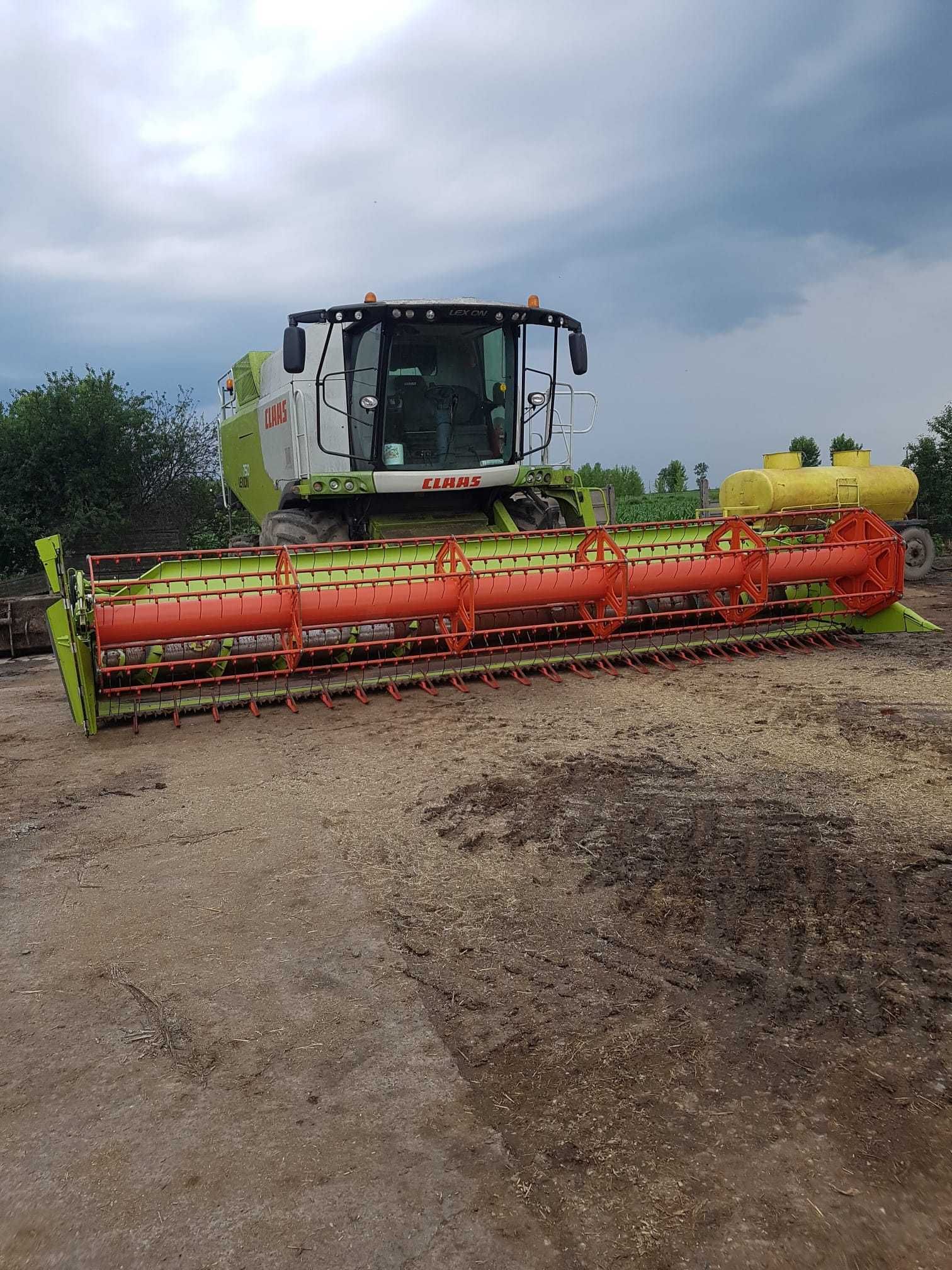 Vand/schimb Claas Lexion 750 2012+Echipament paioase Claas V750