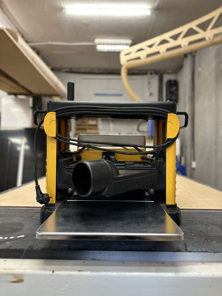 Настолен щрайхмус DEWALT DW733-QS