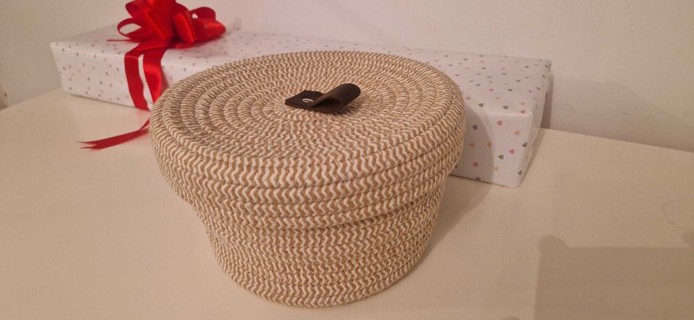 Cos de depozitare din jute chic, cu maner maro