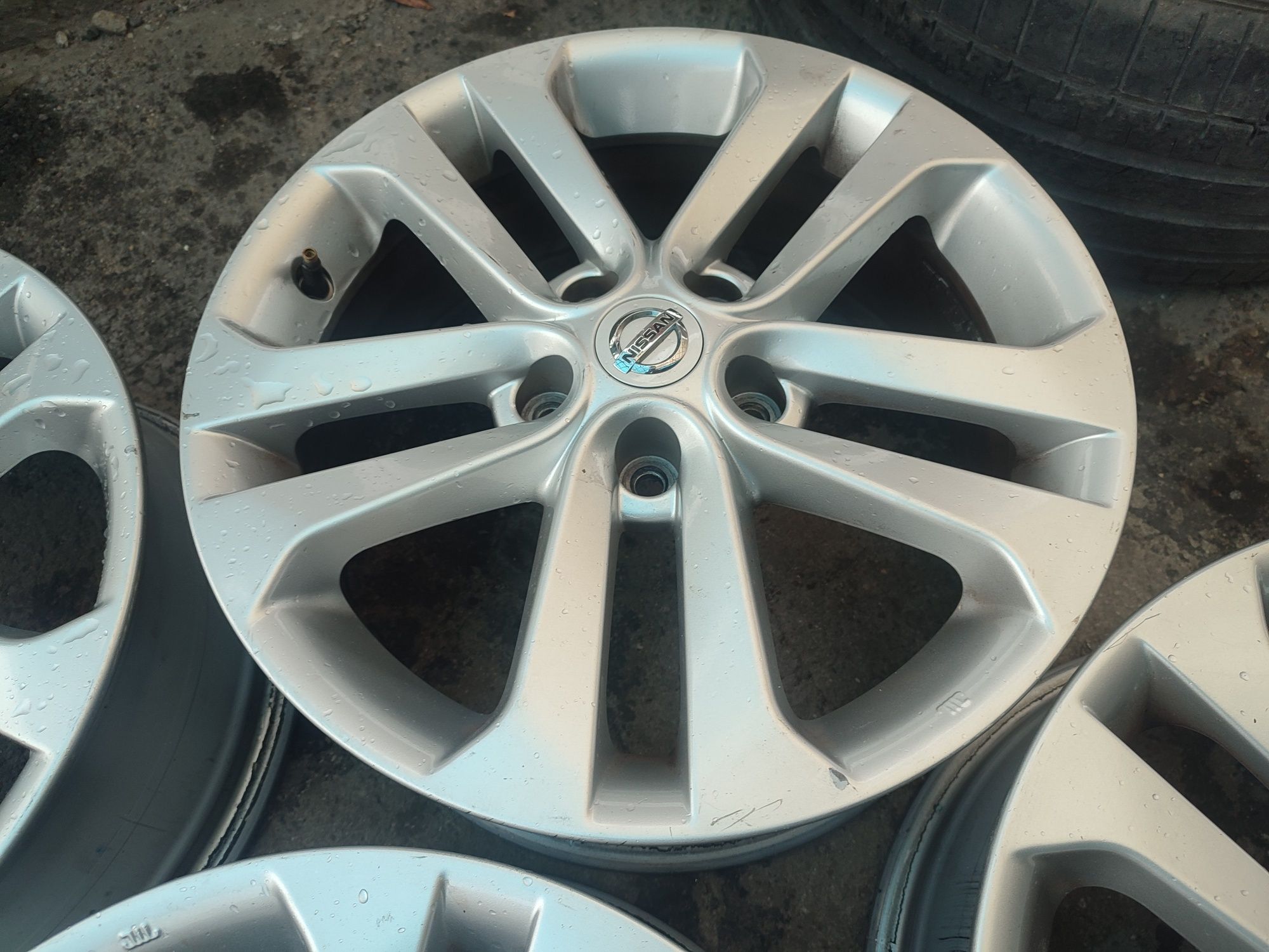 17" оригинални алуминиеви джанти Nissan Qashqai...