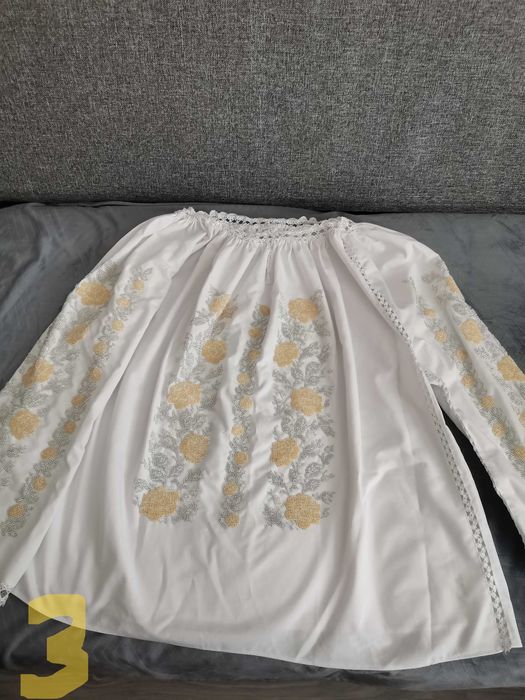 Camasi traditionale cu margele