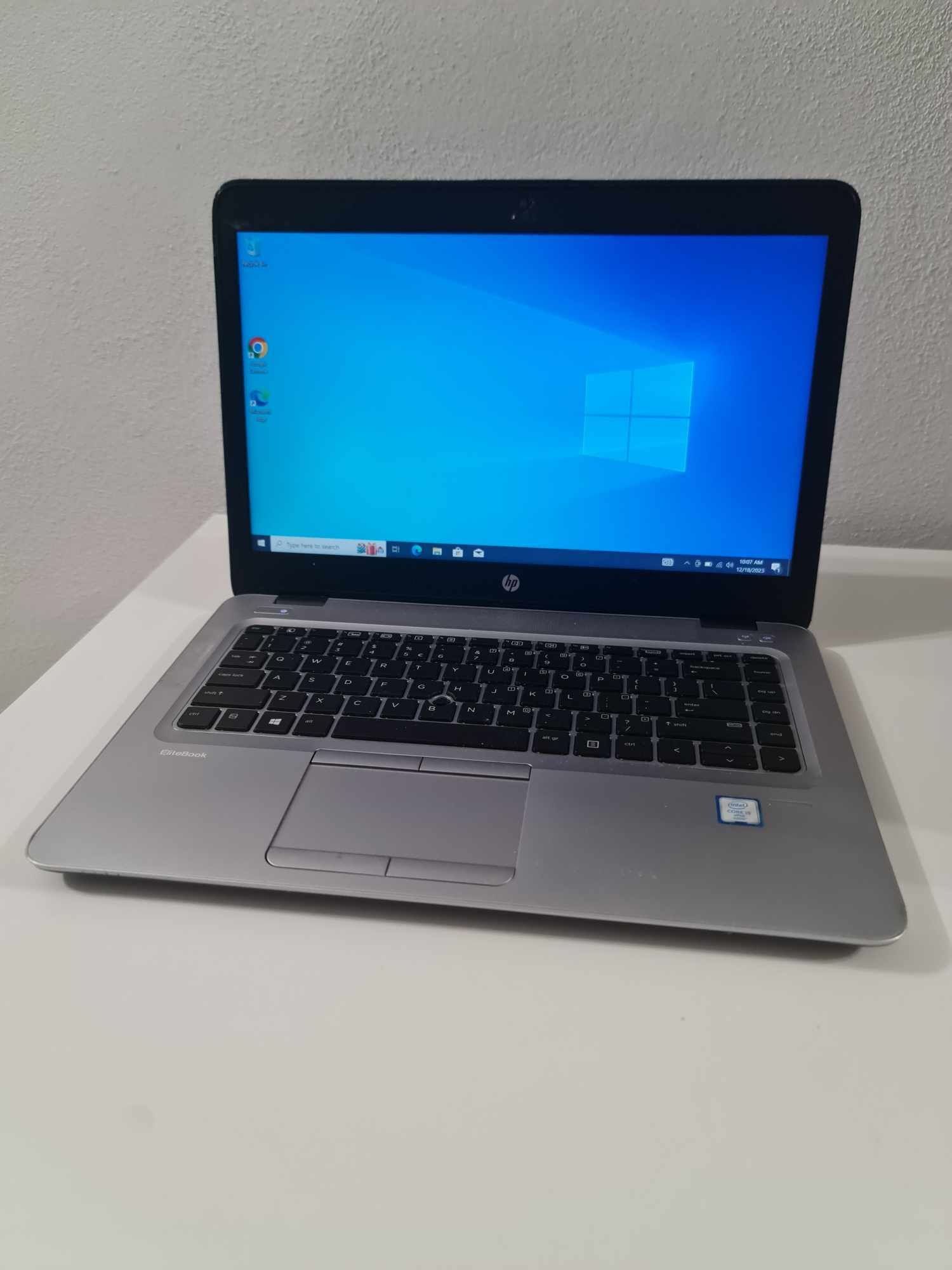 Laptop cu ssd 256/ 8gb/ i5 gen6