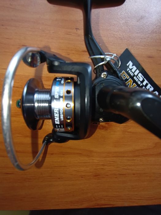 Въдица нова и макара като нова