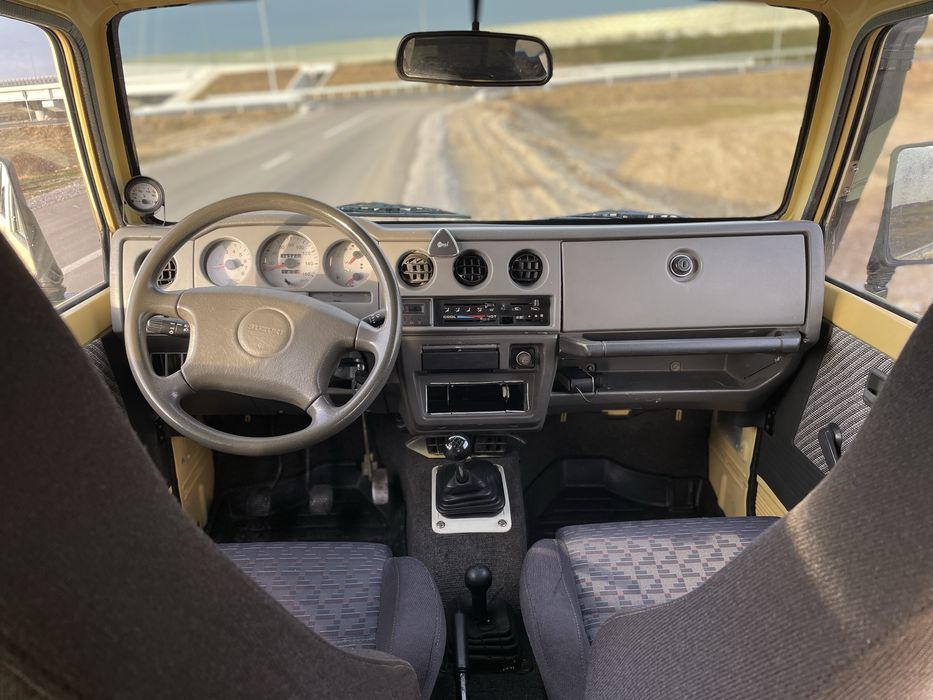 Suzuki Samurai stare perfecta
