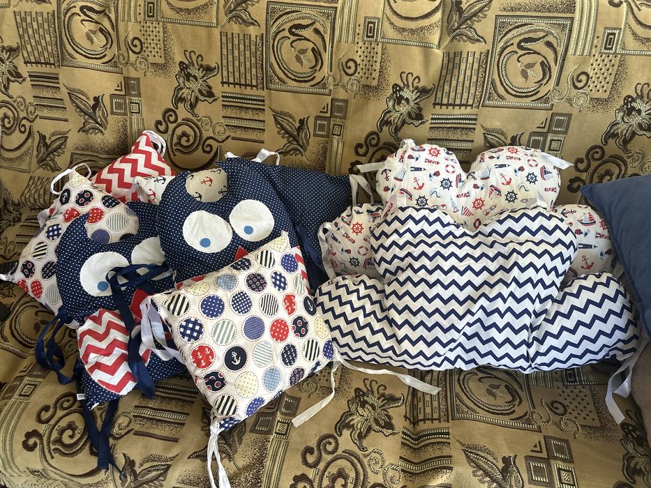 Продам бортики на детскую кроватку