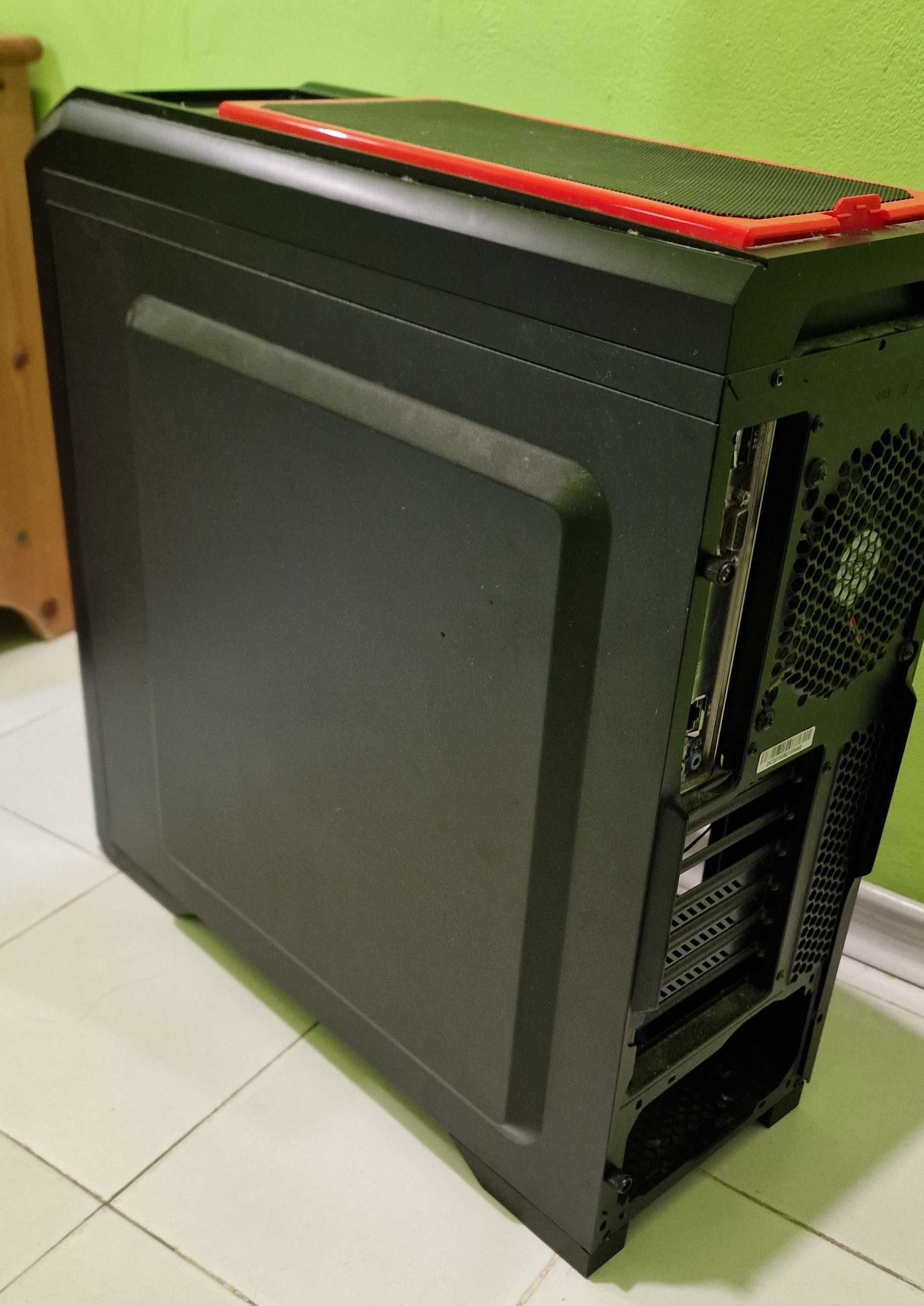 КУТИЯ за компютър - Deepcool ATX Mid Tower Case