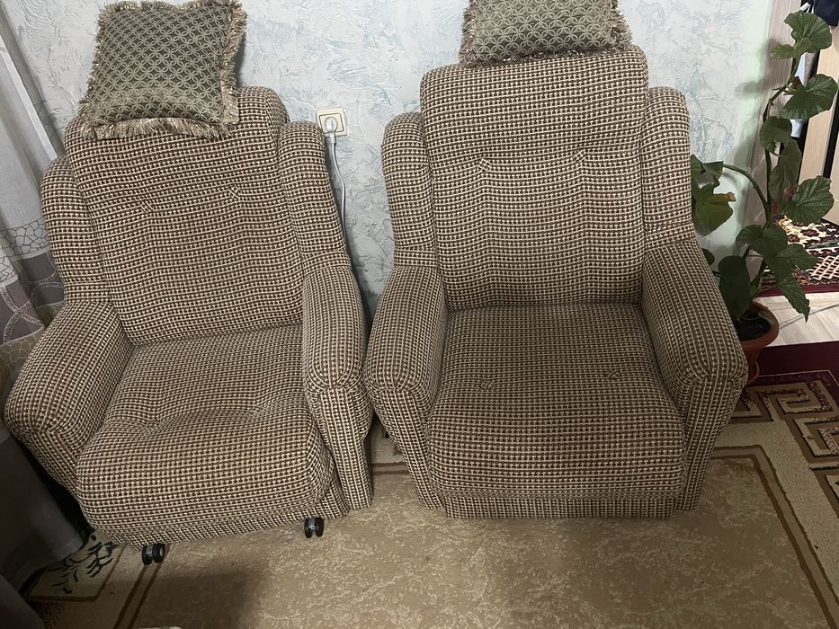 продам кресло в гостиную