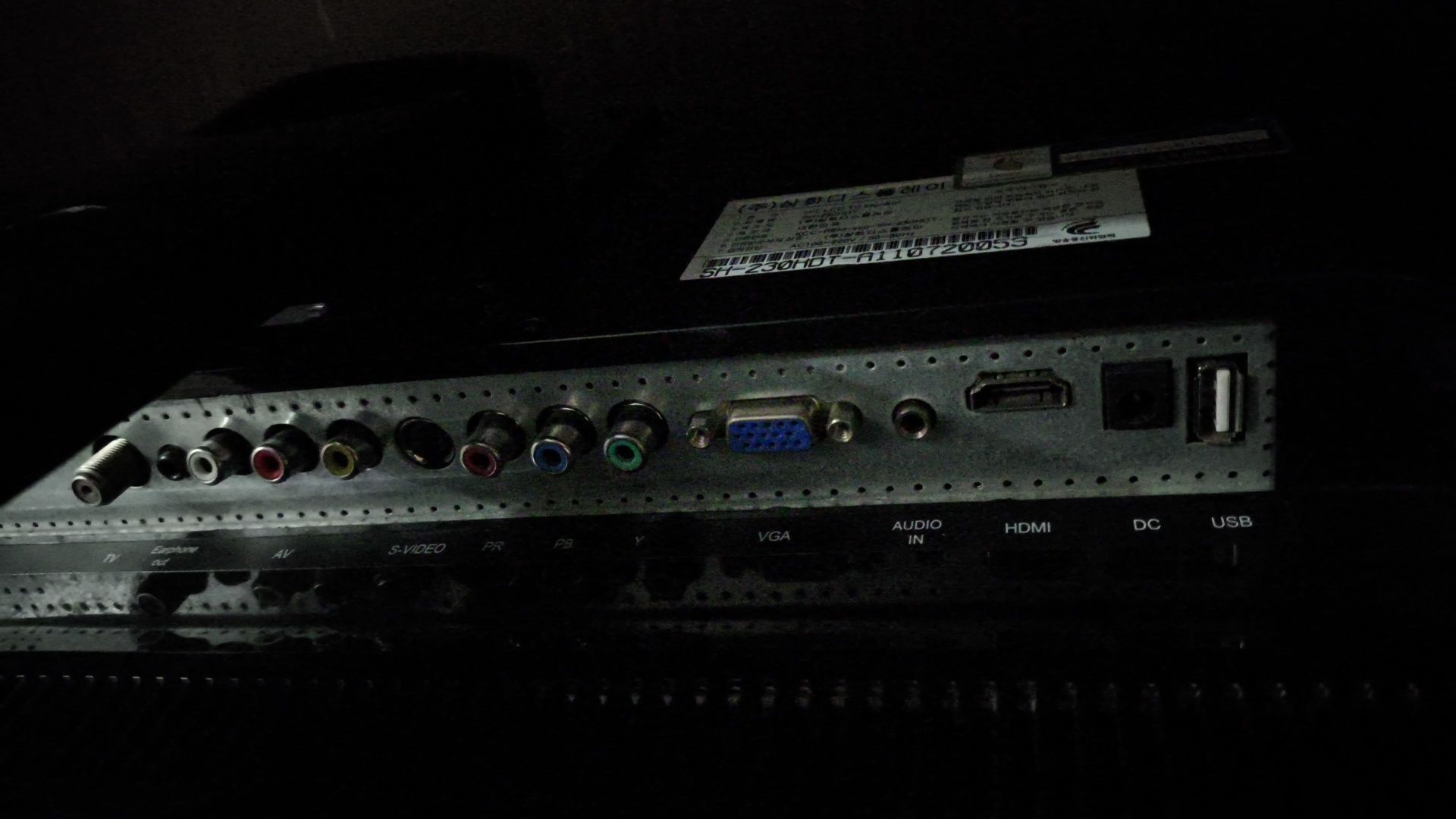 Monitor Televizor 24 dyuymli