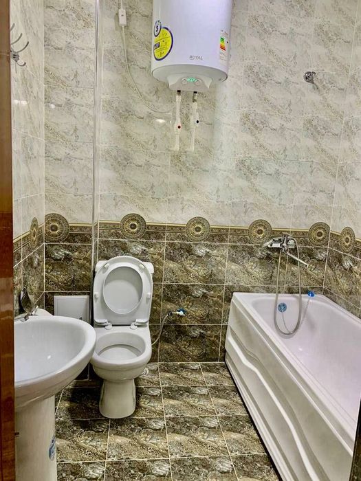 Yakkasaroy Oybek metro 3 bekat uzoqlikda kvartira ijaraga beriladi