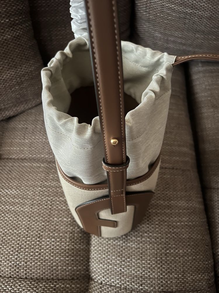 Чисто нова чанта Furla Lido bucket bag S