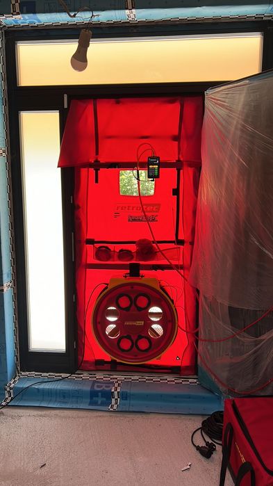 Termografie si testare etansare la aer cu usa suflanta (blower door)