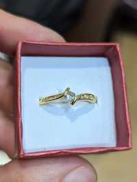 Златен дамски пръстен от медицинско злато. Нов имам размери.
