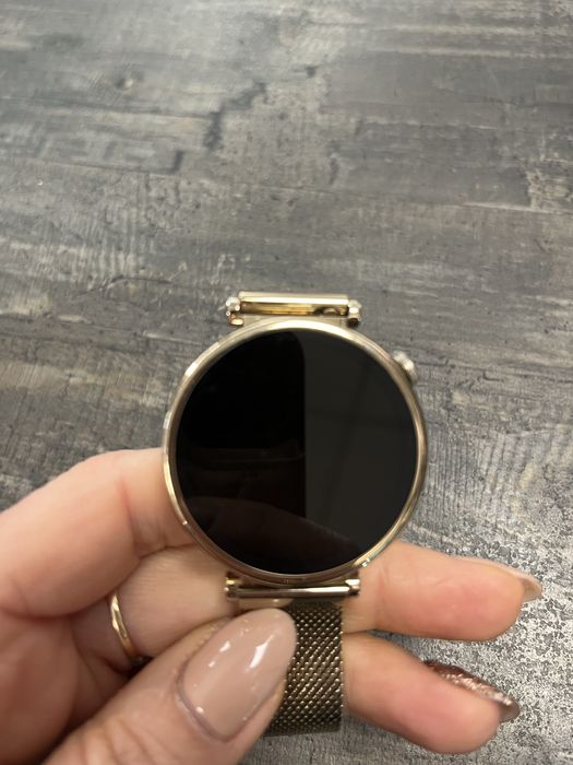 Смарт часовник HUAWEI GT4