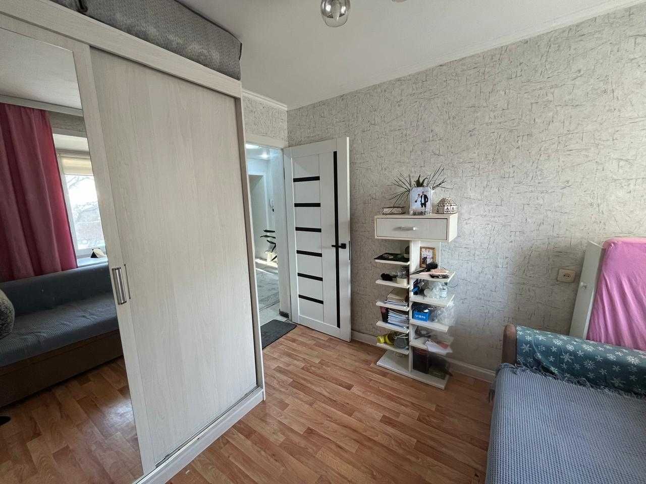 Продаю 3- х комнатную квартиру в Сортировке , 2 этаж, раздельная