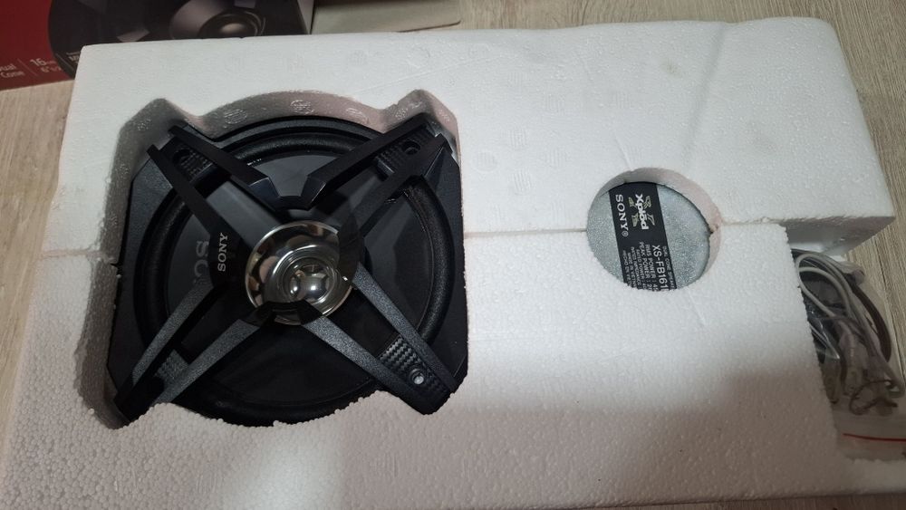 SONY динамиклар янги