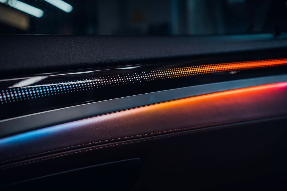 Lumini ambientale BMW Seria 5 F10 trimuri dedicate control aplicatie