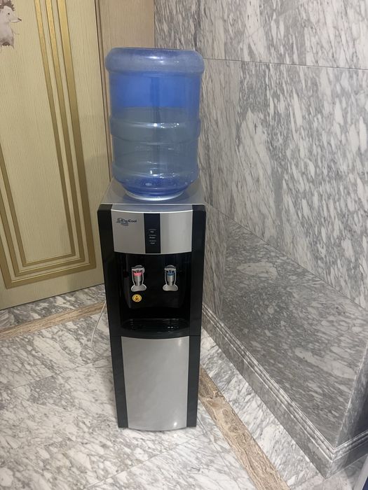 Кулер для воды в отличном состоянии