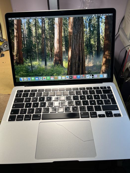 Macbook air 2020 256 gb fara icloud