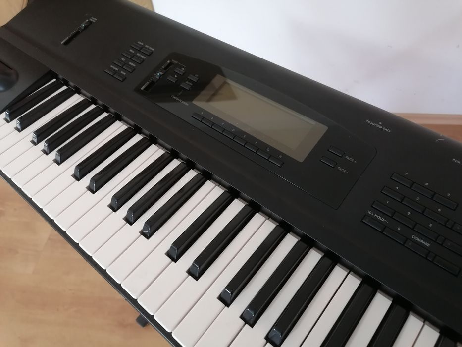 KORG 01/W sintetizator orga pian midi controller