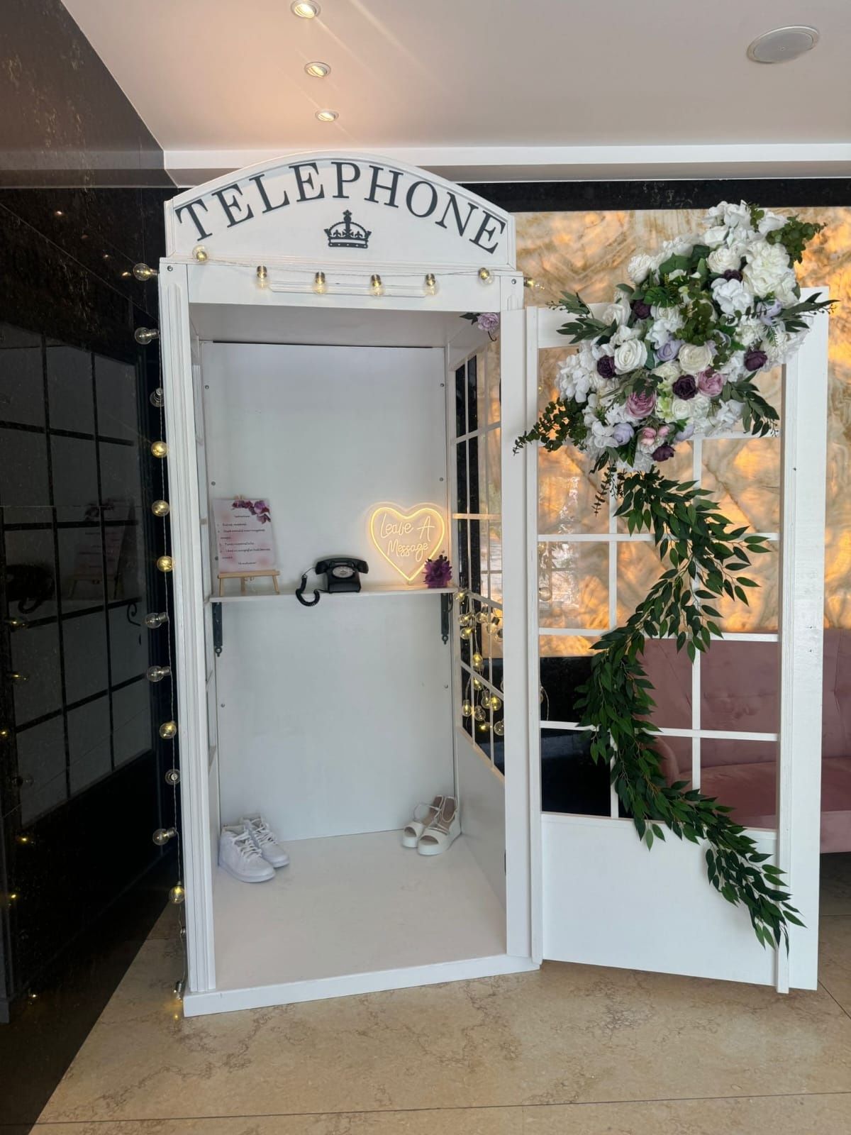 Photobooth, Oglinda Magica, Cabina telefonică,  360⁰ video booth, etc.