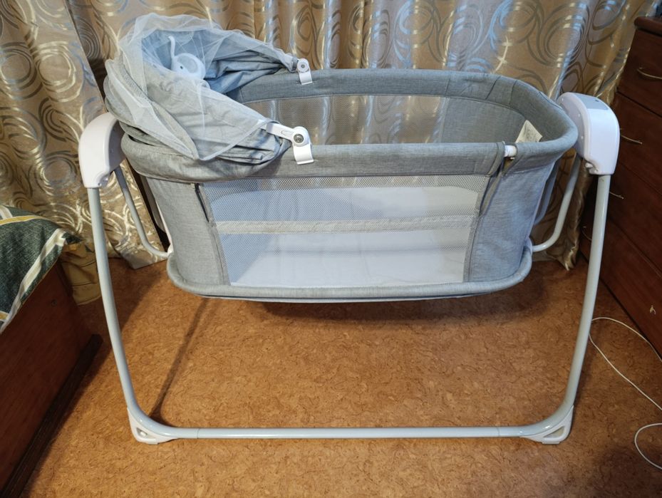 Продам детскую кроватку, шезлонг, кокон Зевушка, вязаный комбинезон