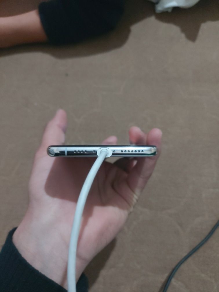 Iphone xs max bn a 90 sotiladi srochna