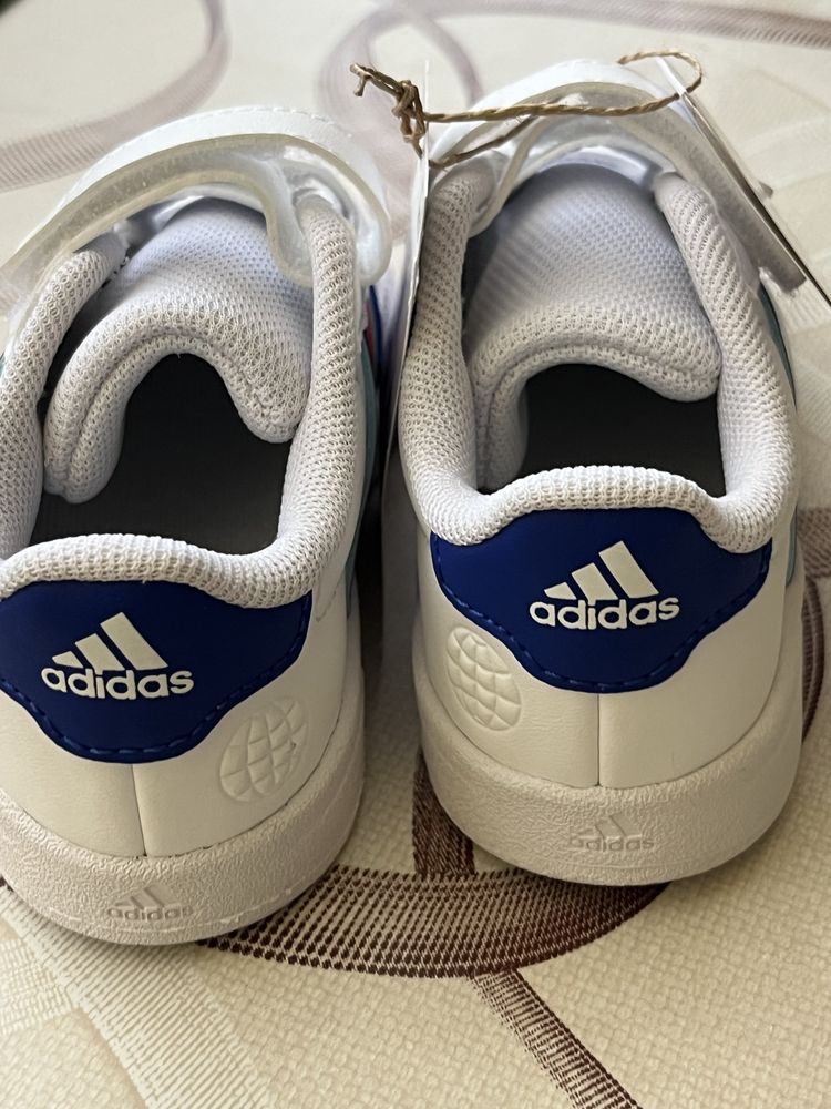 Нови, Adidas, 24 номер