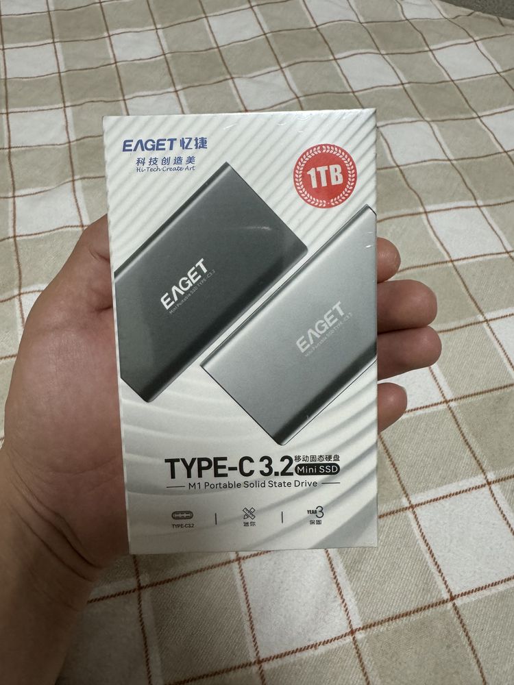 Продам 1 Тб SSD EAGET