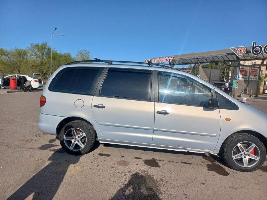 Продаю машину за 3 с половиной миллиона обмен не предлагать!