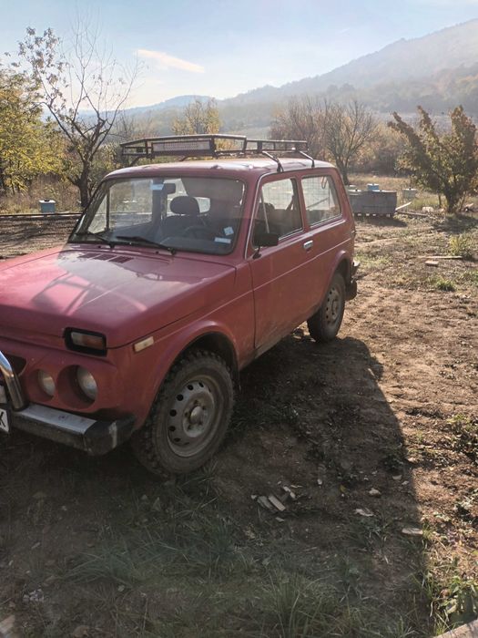 Продавам лада нива