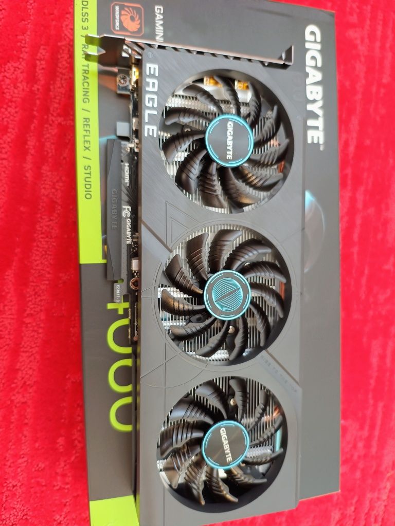 Vând PC Gaming Nou AMD Ryzen 5 8500G+ RTX 4060 +32 GB DDR5