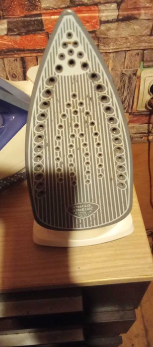 Statie de calcat cu aburi Tefal