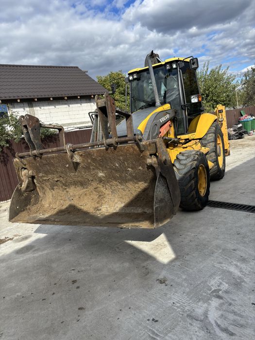 Buldoexcavator Volvo BL71