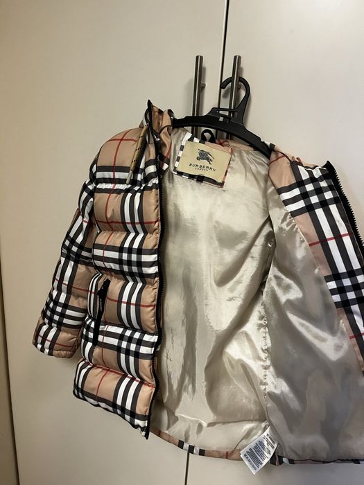 Burberry London яке Женско 8-9 години