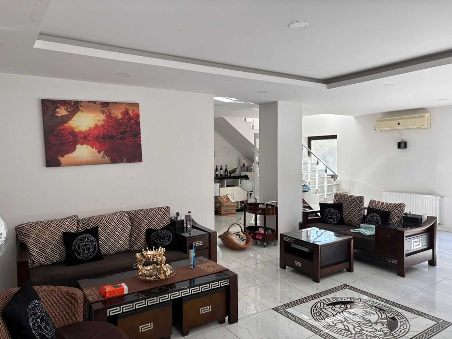 Poienarii Burchii vila spatioasa direct proprietar 7 dormitoare