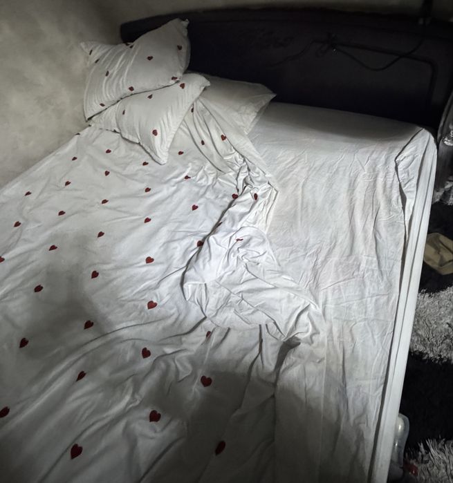 Mebel komplekt sotiladi