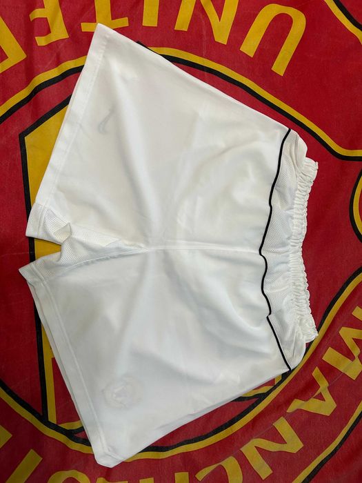 Продавам оригинални шорти на Манчестър Юнайтед/ Manchester United